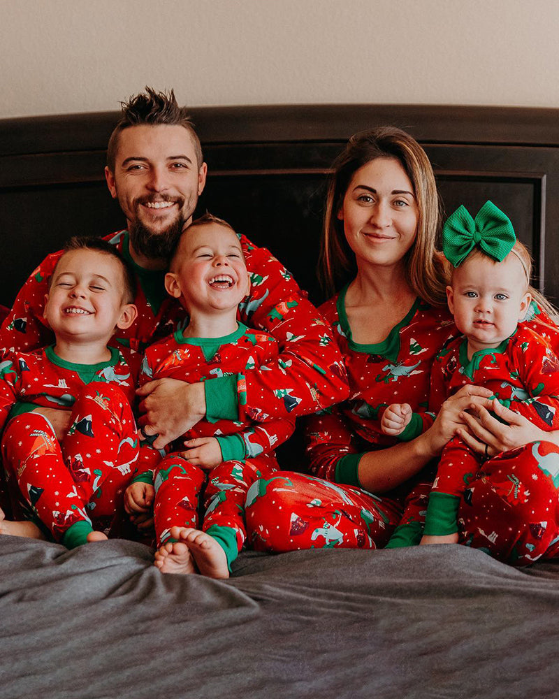 Conjunto de pijama familiar a juego con estampado navideño