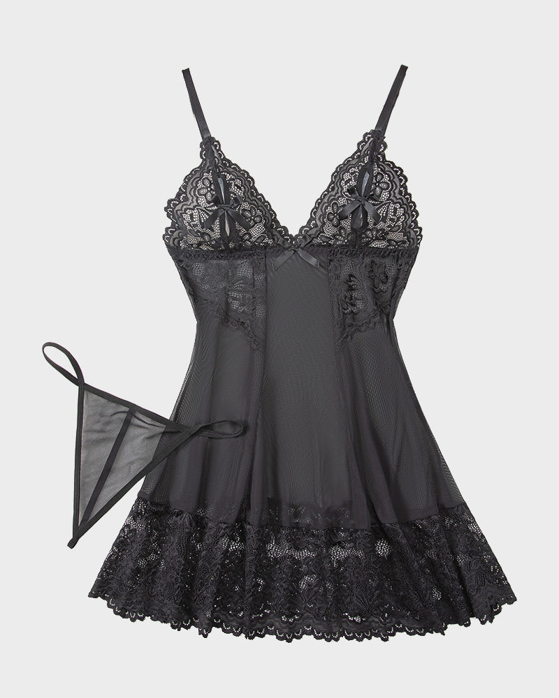 Chemise de nuit en dentelle transparente avec string