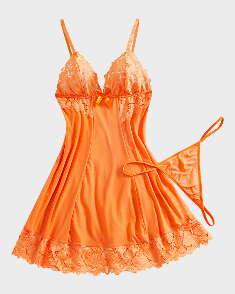 Chemise de nuit en dentelle transparente à col en V avec string 